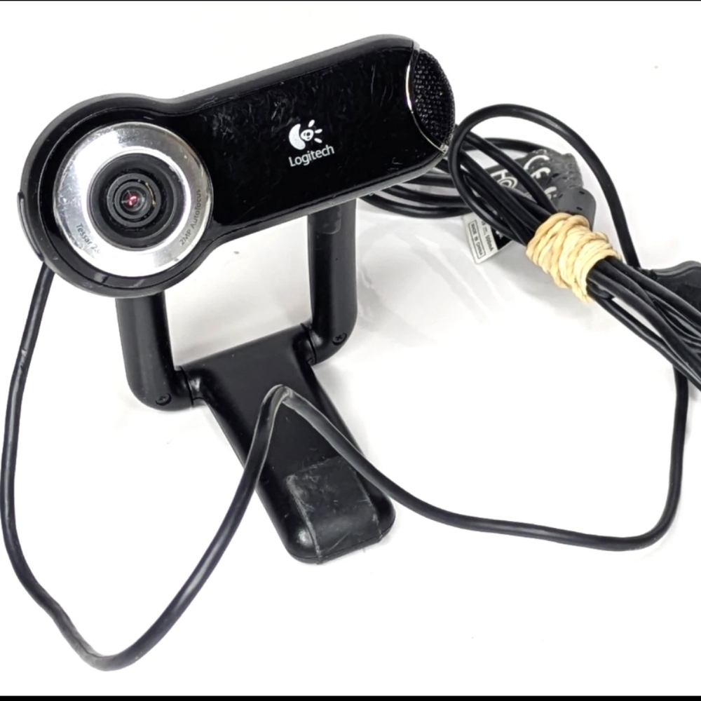 Logitech T35 QuickCam Webcam Carl Zeiss 2MP Autofocus Lens With Mic V-UBM46 T39